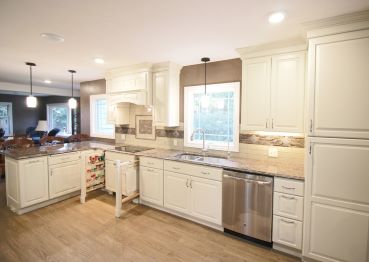 TRADITIONAL KITCHEN REMODEL